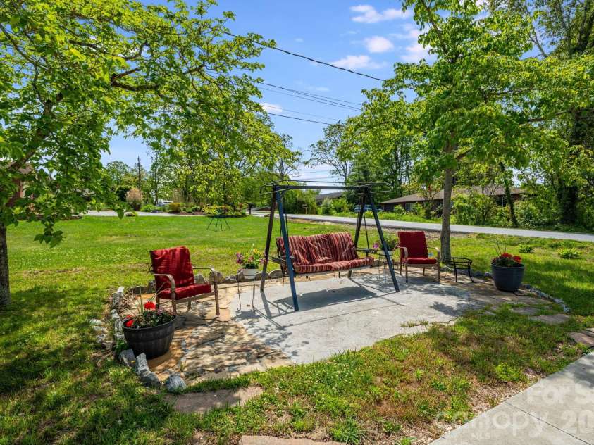 458 Beach Drive, Hendersonville, NC 28792.  MLS# CAR4379104, YatesRealty ID 21984. 