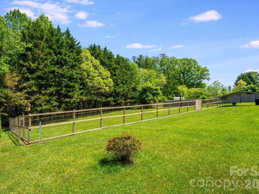 458 Beach Drive, Hendersonville, NC 28792.  MLS# CAR4379104, YatesRealty ID 21984. 