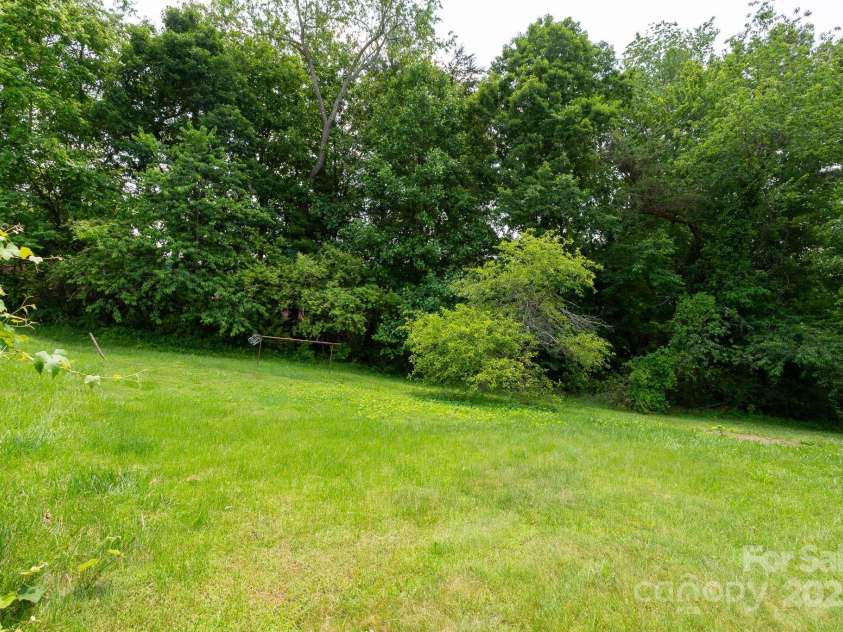 14 Kirby Place, Asheville, NC 28806.  MLS# CAR4244803, YatesRealty ID 21986. 