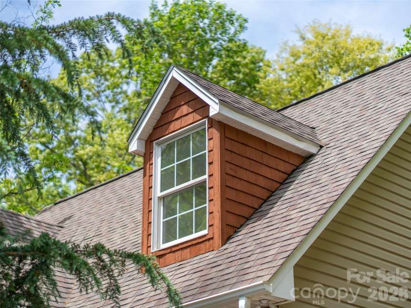 19 Stone Cottage Road, Asheville, NC 28806.  MLS# CAR4373393, YatesRealty ID 21986. 