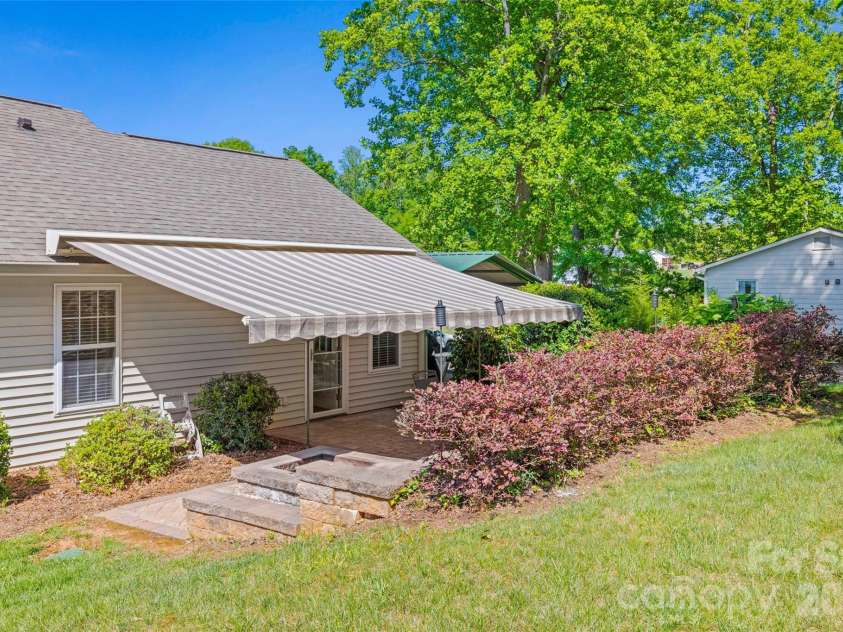 5821 Rowan Way, Charlotte, NC 28214.  MLS# CAR4380233, YatesRealty ID 21987. 