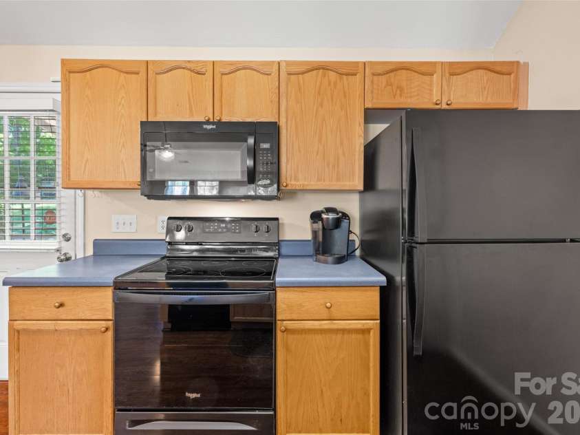5821 Rowan Way, Charlotte, NC 28214.  MLS# CAR4380233, YatesRealty ID 21987. Kitchen with Appliances