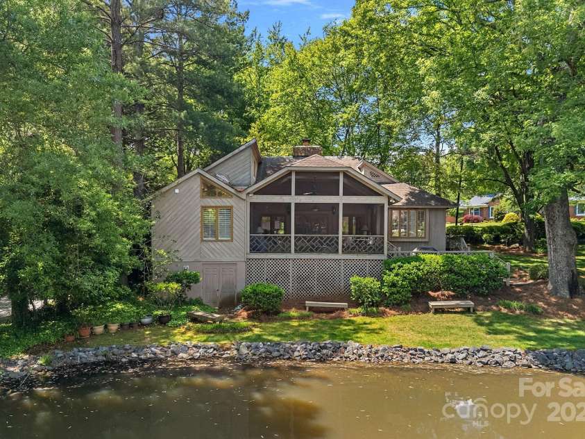 5915 Mamolake Road, Charlotte, NC 28270.  MLS# CAR4252999, YatesRealty ID 21987. 