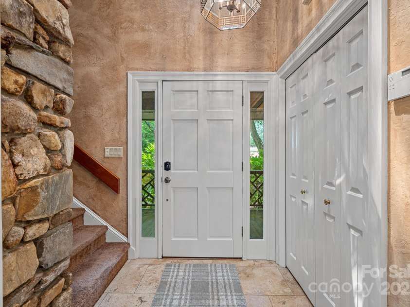 5915 Mamolake Road, Charlotte, NC 28270.  MLS# CAR4252999, YatesRealty ID 21987. 