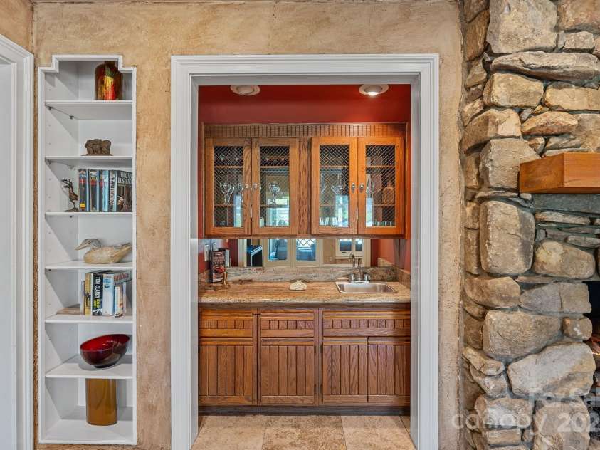 5915 Mamolake Road, Charlotte, NC 28270.  MLS# CAR4252999, YatesRealty ID 21987. 