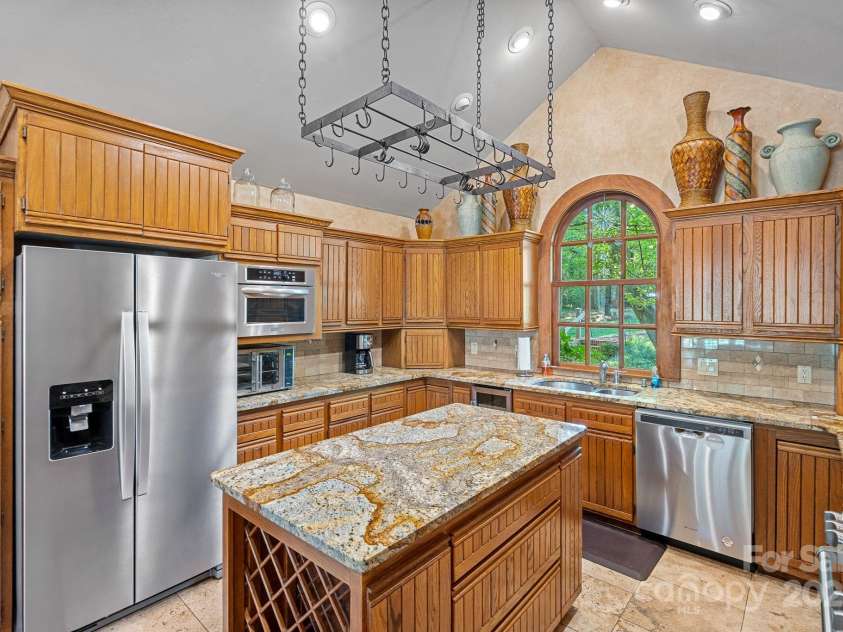 5915 Mamolake Road, Charlotte, NC 28270.  MLS# CAR4252999, YatesRealty ID 21987. 