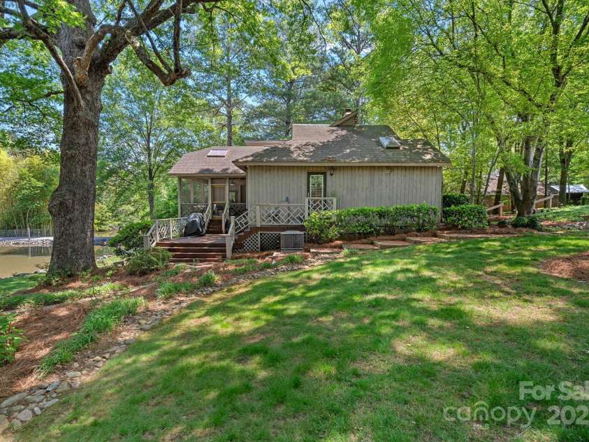 5915 Mamolake Road, Charlotte, NC 28270.  MLS# CAR4252999, YatesRealty ID 21987. 