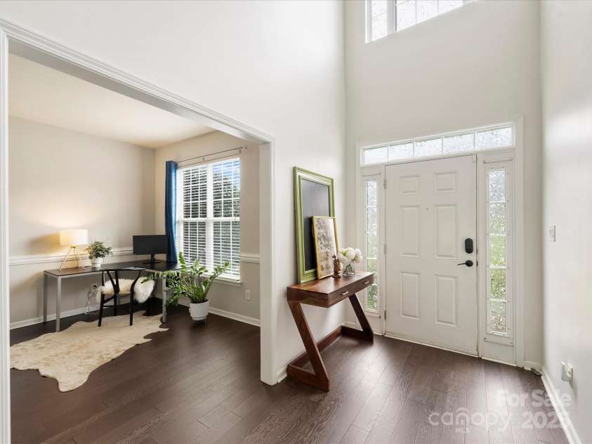 11332 Anna Rose Road, Charlotte, NC 28273.  MLS# CAR4269537, YatesRealty ID 21988. Foyer