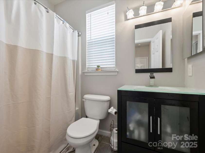 11332 Anna Rose Road, Charlotte, NC 28273.  MLS# CAR4269537, YatesRealty ID 21988. Full Bath