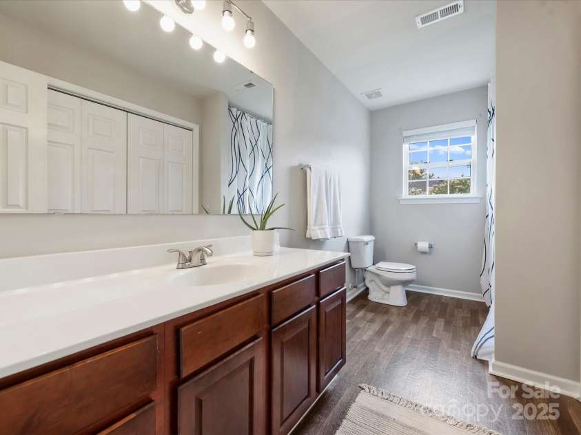11332 Anna Rose Road, Charlotte, NC 28273.  MLS# CAR4269537, YatesRealty ID 21988. Full Bath
