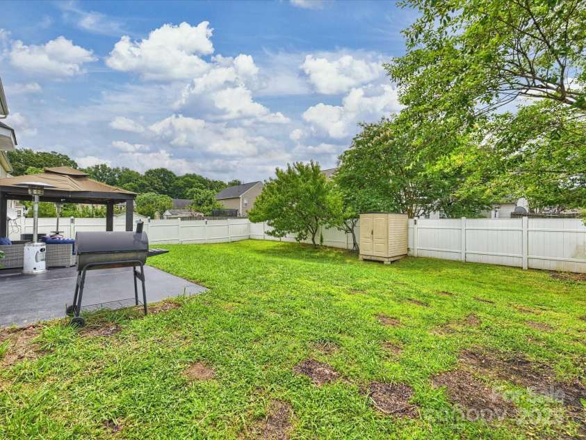 11332 Anna Rose Road, Charlotte, NC 28273.  MLS# CAR4269537, YatesRealty ID 21988. Rear Yard