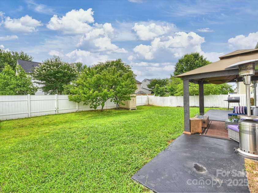 11332 Anna Rose Road, Charlotte, NC 28273.  MLS# CAR4269537, YatesRealty ID 21988. Rear Yard