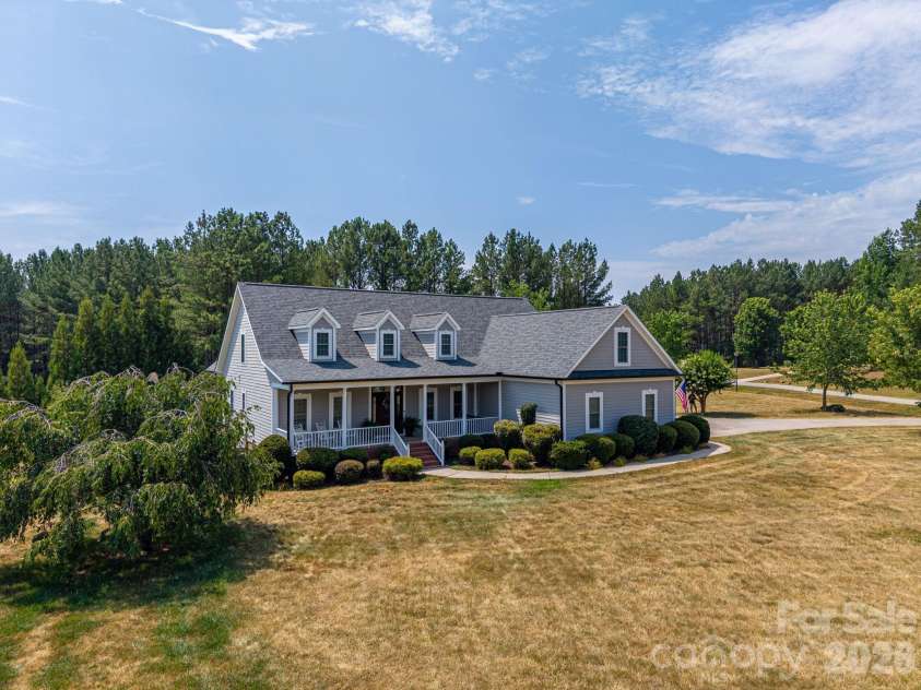 3020 Ridge Court, Lincolnton, NC 28092.  MLS# CAR4398581, YatesRealty ID 21989. 