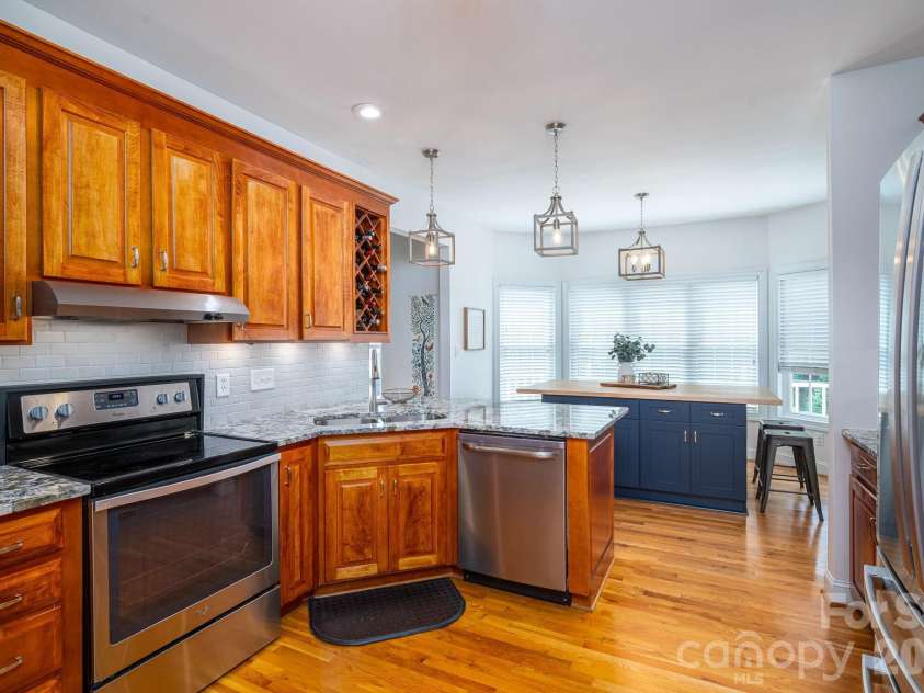 3020 Ridge Court, Lincolnton, NC 28092.  MLS# CAR4398581, YatesRealty ID 21989. 