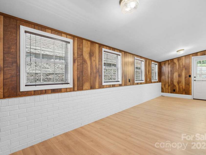 75 Laurelwood Drive, Marion, NC 28752.  MLS# CAR4273355, YatesRealty ID 21989. 