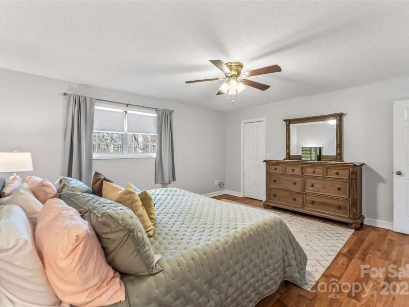 75 Laurelwood Drive, Marion, NC 28752.  MLS# CAR4323114, YatesRealty ID 21989. 