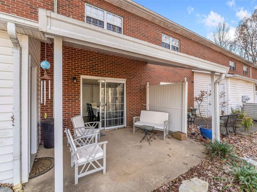 75 Laurelwood Drive, Marion, NC 28752.  MLS# CAR4323114, YatesRealty ID 21989. 