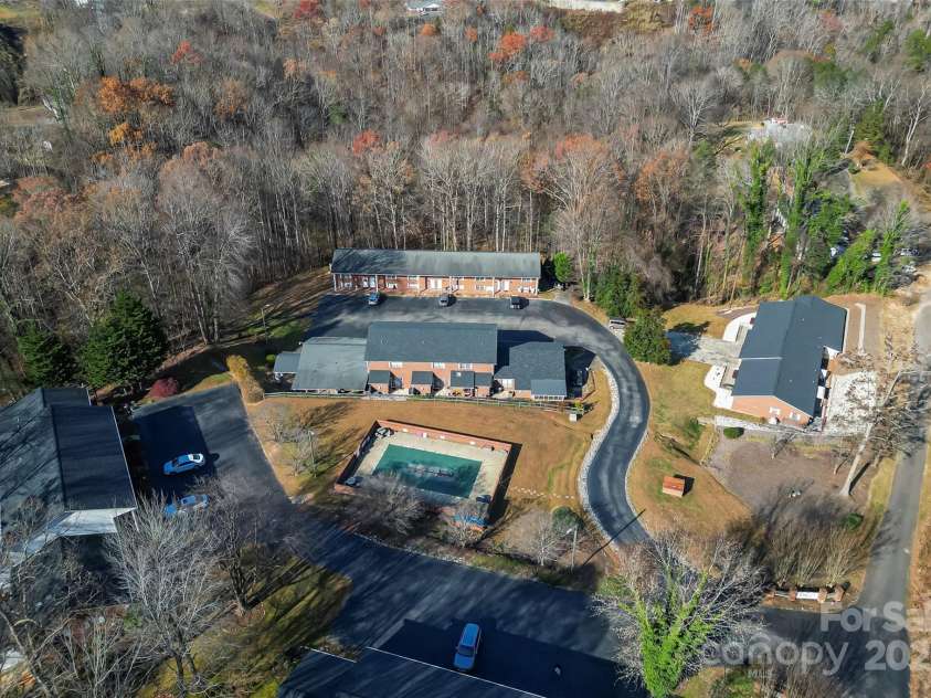 75 Laurelwood Drive, Marion, NC 28752.  MLS# CAR4323114, YatesRealty ID 21989. 