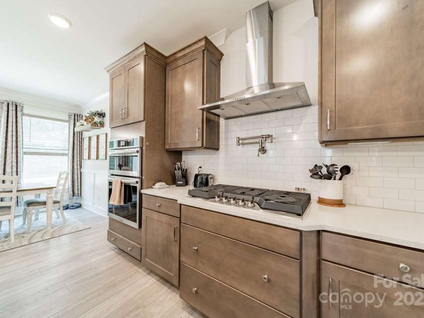 849 Yucatan Drive, Waxhaw, NC 28173.  MLS# CAR4281453, YatesRealty ID 2199. Kitchen & Breakfast Nook