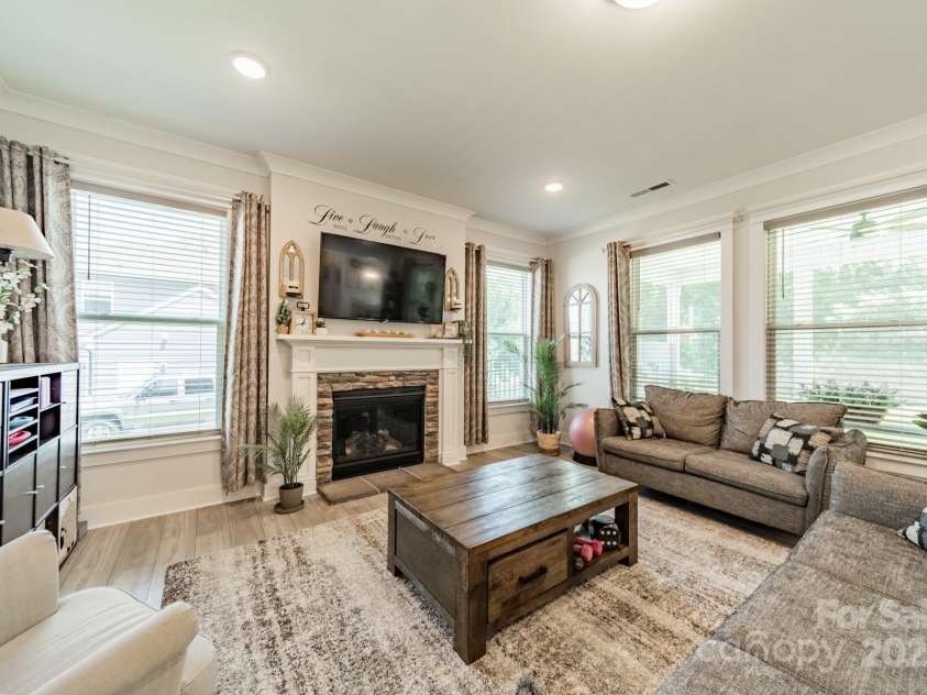 849 Yucatan Drive, Waxhaw, NC 28173.  MLS# CAR4281453, YatesRealty ID 2199. Living Room