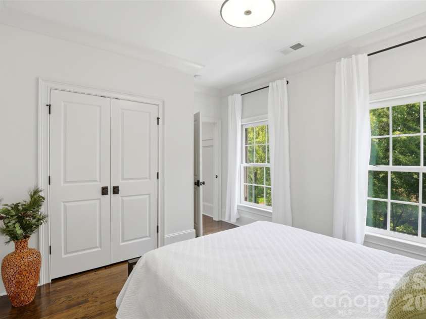 2510 Gleneagles Drive, Gastonia, NC 28056.  MLS# CAR4379386, YatesRealty ID 21990. 