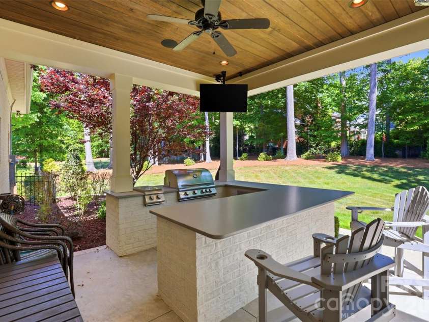 2510 Gleneagles Drive, Gastonia, NC 28056.  MLS# CAR4379386, YatesRealty ID 21990. 