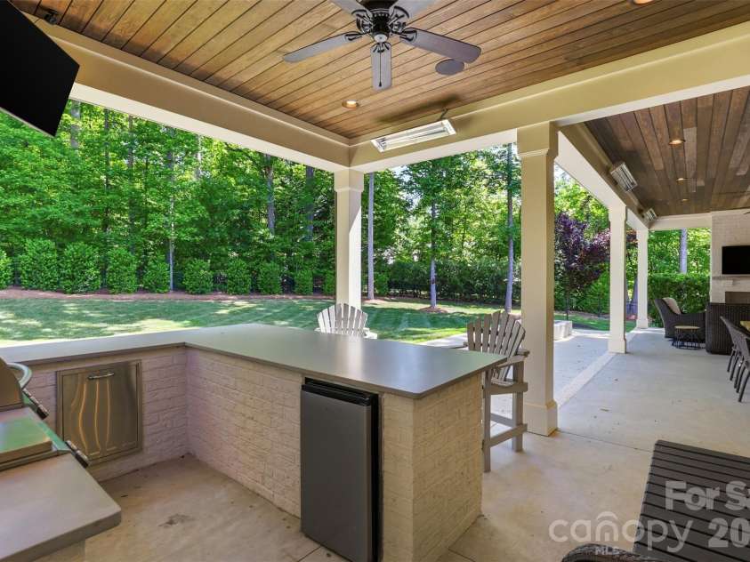 2510 Gleneagles Drive, Gastonia, NC 28056.  MLS# CAR4379386, YatesRealty ID 21990. 