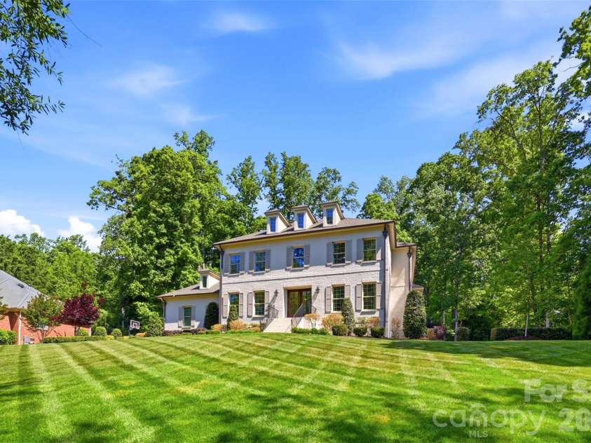 2510 Gleneagles Drive, Gastonia, NC 28056.  MLS# CAR4379386, YatesRealty ID 21990. 
