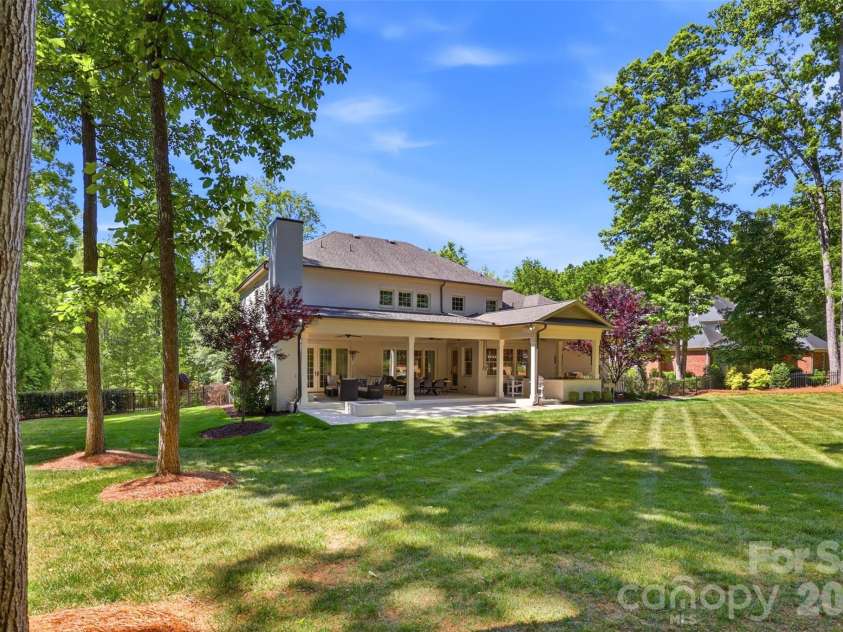 2510 Gleneagles Drive, Gastonia, NC 28056.  MLS# CAR4379386, YatesRealty ID 21990. 
