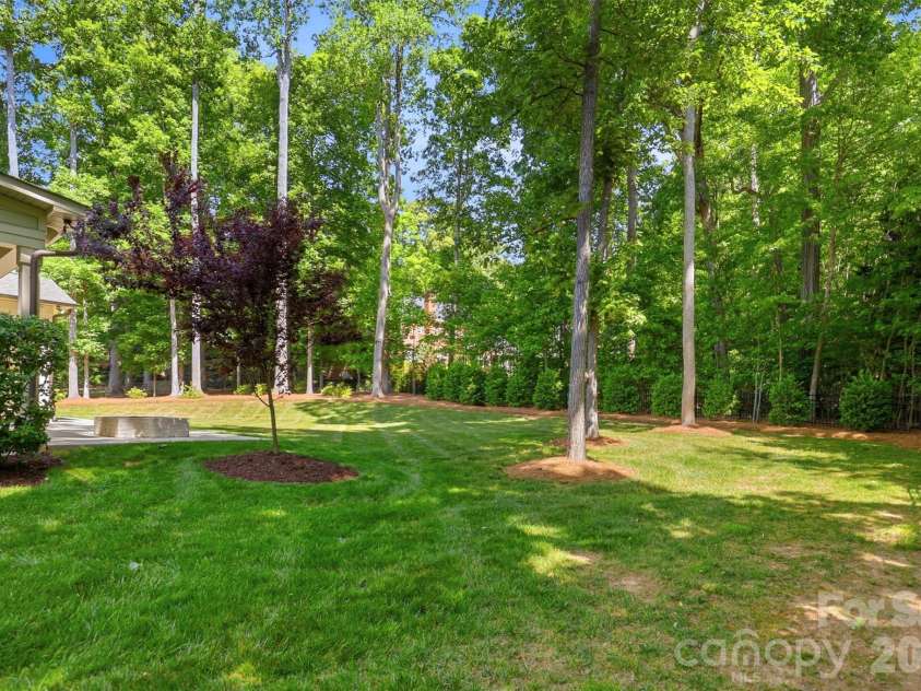 2510 Gleneagles Drive, Gastonia, NC 28056.  MLS# CAR4379386, YatesRealty ID 21990. 