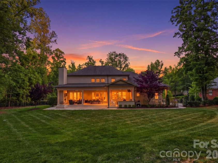 2510 Gleneagles Drive, Gastonia, NC 28056.  MLS# CAR4379386, YatesRealty ID 21990. 