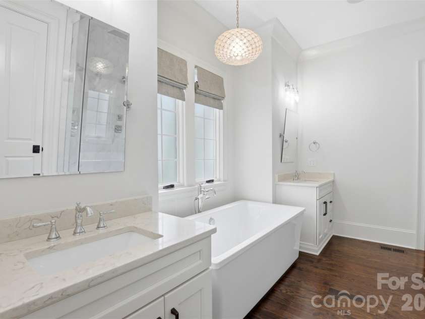 2510 Gleneagles Drive, Gastonia, NC 28056.  MLS# CAR4379386, YatesRealty ID 21990. Primary Bathroom