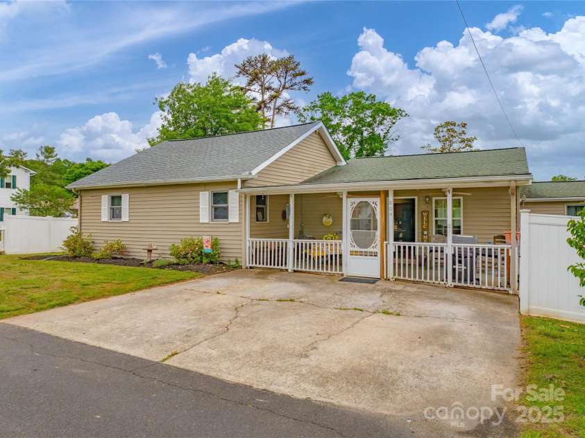 804 Rostan Street, Valdese, NC 28690.  MLS# CAR4253954, YatesRealty ID 21990. 