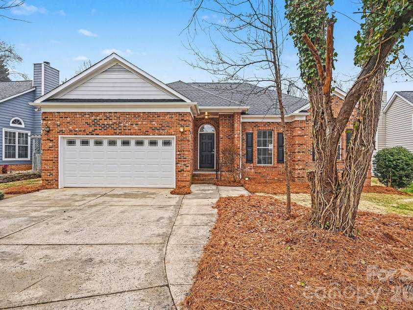 150 Ashford Hollow Lane, Mooresville, NC 28117.  MLS# CAR4336198, YatesRealty ID 21991. 