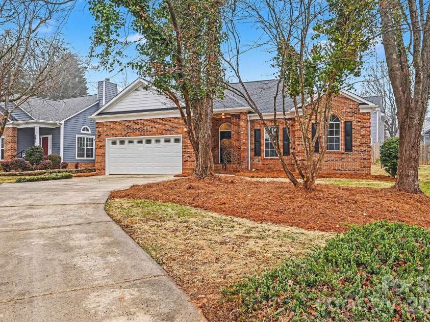 150 Ashford Hollow Lane, Mooresville, NC 28117.  MLS# CAR4336198, YatesRealty ID 21991. 