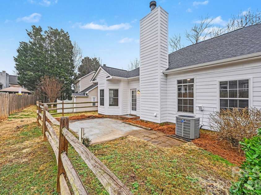 150 Ashford Hollow Lane, Mooresville, NC 28117.  MLS# CAR4336198, YatesRealty ID 21991. 