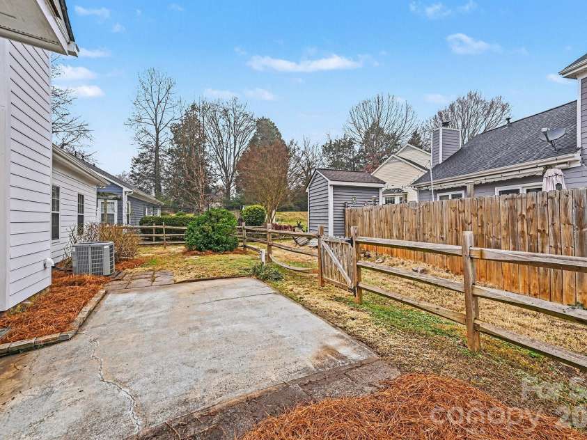 150 Ashford Hollow Lane, Mooresville, NC 28117.  MLS# CAR4336198, YatesRealty ID 21991. 