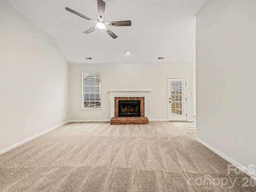 150 Ashford Hollow Lane, Mooresville, NC 28117.  MLS# CAR4336198, YatesRealty ID 21991. 