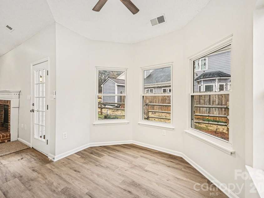 150 Ashford Hollow Lane, Mooresville, NC 28117.  MLS# CAR4336198, YatesRealty ID 21991. 
