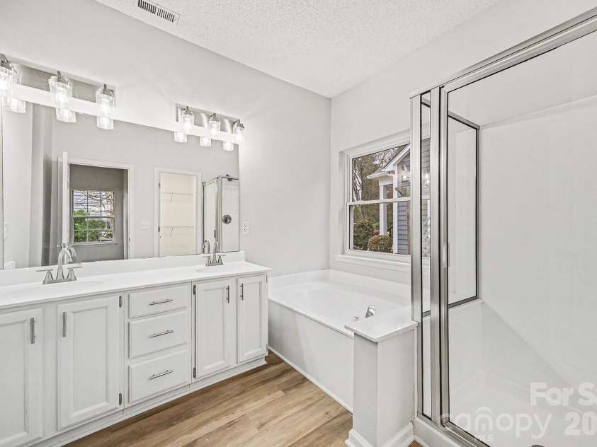 150 Ashford Hollow Lane, Mooresville, NC 28117.  MLS# CAR4336198, YatesRealty ID 21991. 