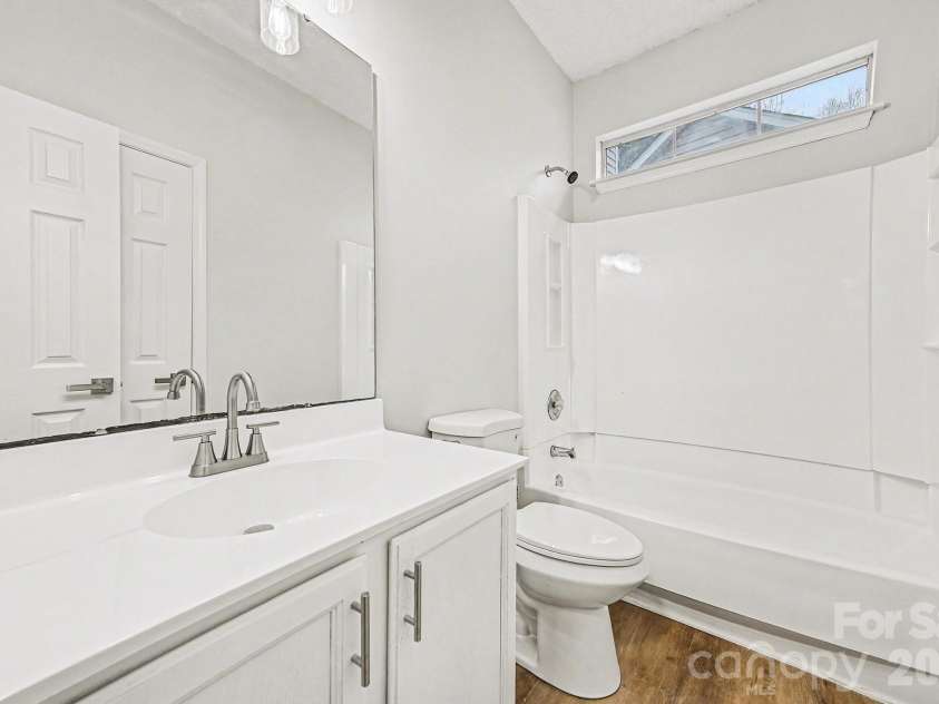 150 Ashford Hollow Lane, Mooresville, NC 28117.  MLS# CAR4336198, YatesRealty ID 21991. 