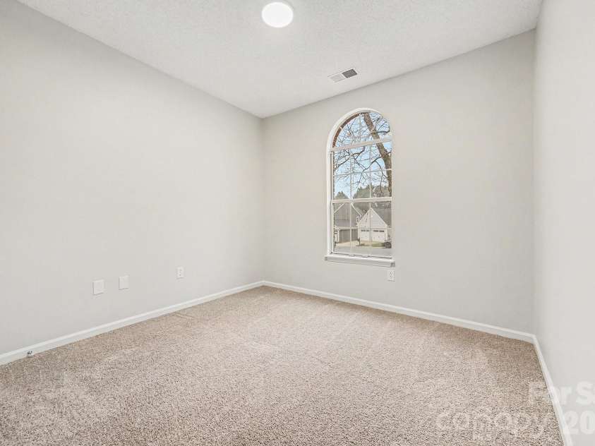 150 Ashford Hollow Lane, Mooresville, NC 28117.  MLS# CAR4336198, YatesRealty ID 21991. 