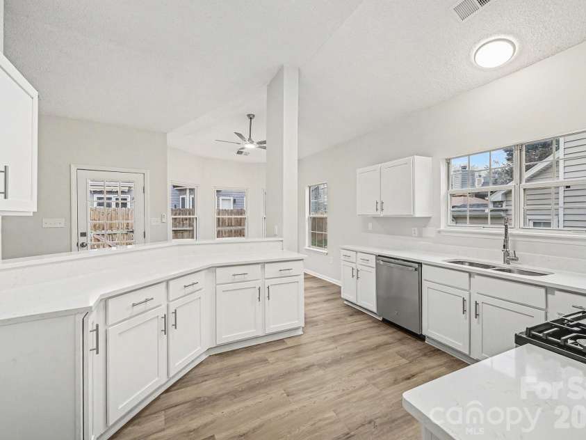 150 Ashford Hollow Lane, Mooresville, NC 28117.  MLS# CAR4336198, YatesRealty ID 21991. 