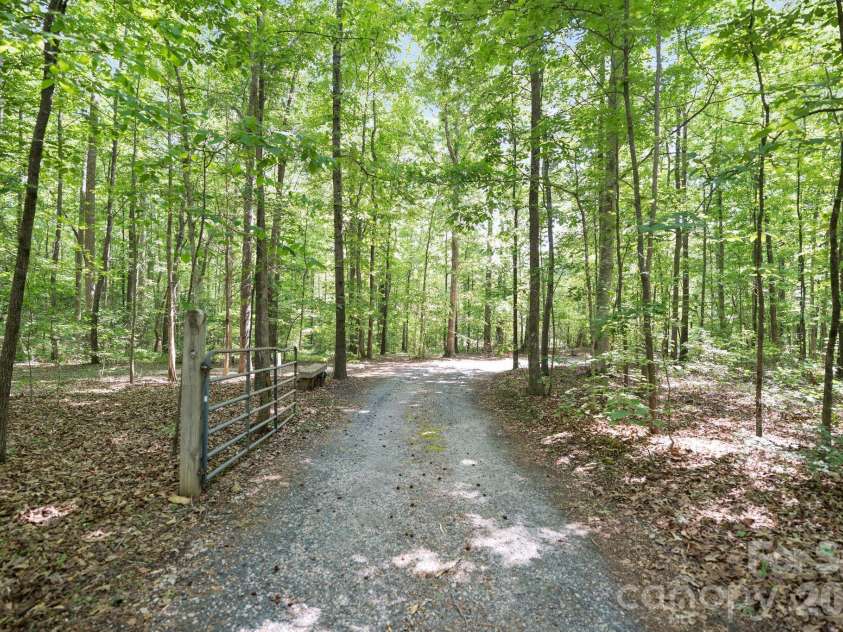 2599 Highway 557 Highway, Clover, SC 29710.  MLS# CAR4371727, YatesRealty ID 21992. 