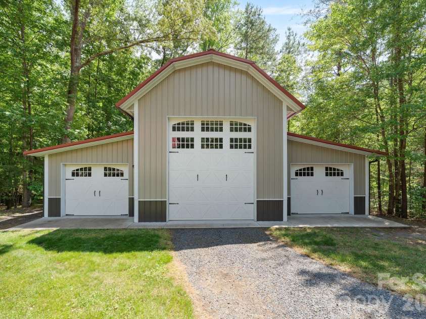 2599 Highway 557 Highway, Clover, SC 29710.  MLS# CAR4371727, YatesRealty ID 21992. 
