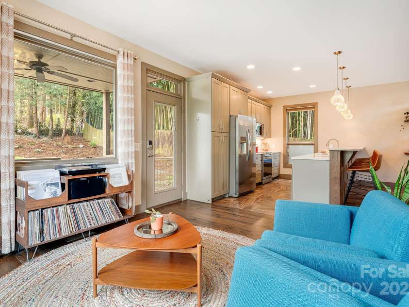 44 Druid Drive, Asheville, NC 28806.  MLS# CAR4241498, YatesRealty ID 21993. 