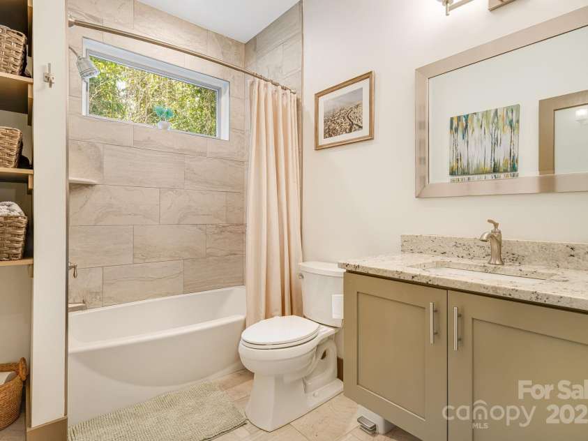 44 Druid Drive, Asheville, NC 28806.  MLS# CAR4241498, YatesRealty ID 21993. 