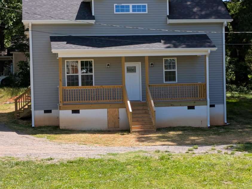 1506 7th Street, Statesville, NC 28677.  MLS# CAR4191847, YatesRealty ID 21994. 