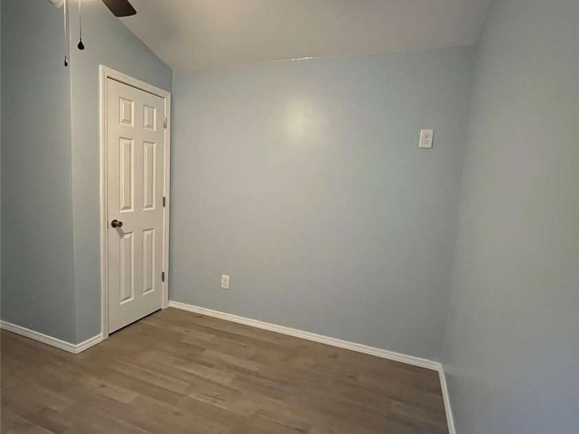 10517 Starwood Drive, Charlotte, NC 28215.  MLS# CAR4316588, YatesRealty ID 21995. 