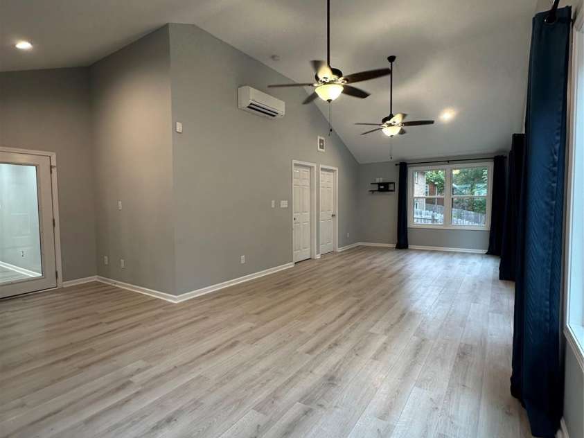 10517 Starwood Drive, Charlotte, NC 28215.  MLS# CAR4316588, YatesRealty ID 21995. Great Room